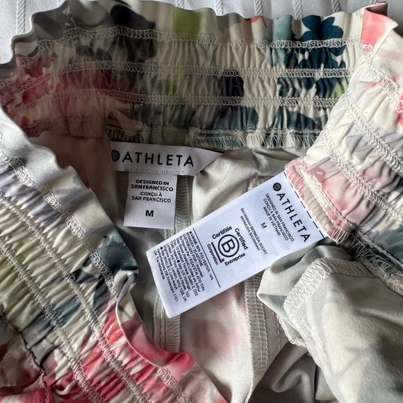 Athleta women’s short Size M - Picture 5 of 11